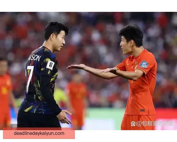 孙兴慜与萨拉赫的表现对比显示出两者在进攻端的不同风格与贡献。 孙兴慜与萨拉赫的表现对比显示出两者在进攻端的不同风格与贡献。